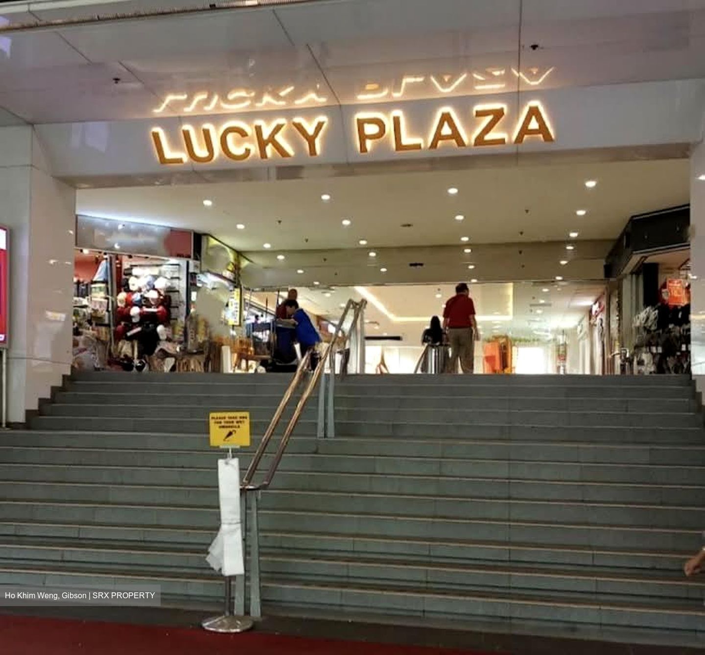 Lucky Plaza (D9), Shop House #575459121